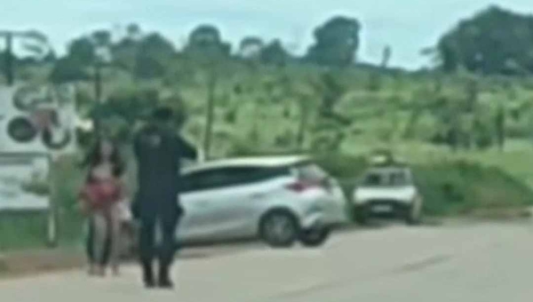 Fuga pela BR-364 termina com assaltante preso após fazer mulher refém; veja o vídeo