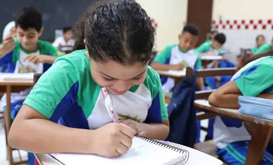 Educação antecipa planejamento e divulga início do ano letivo de 2026; previsão é para fevereiro, mas pode sofrer alterações