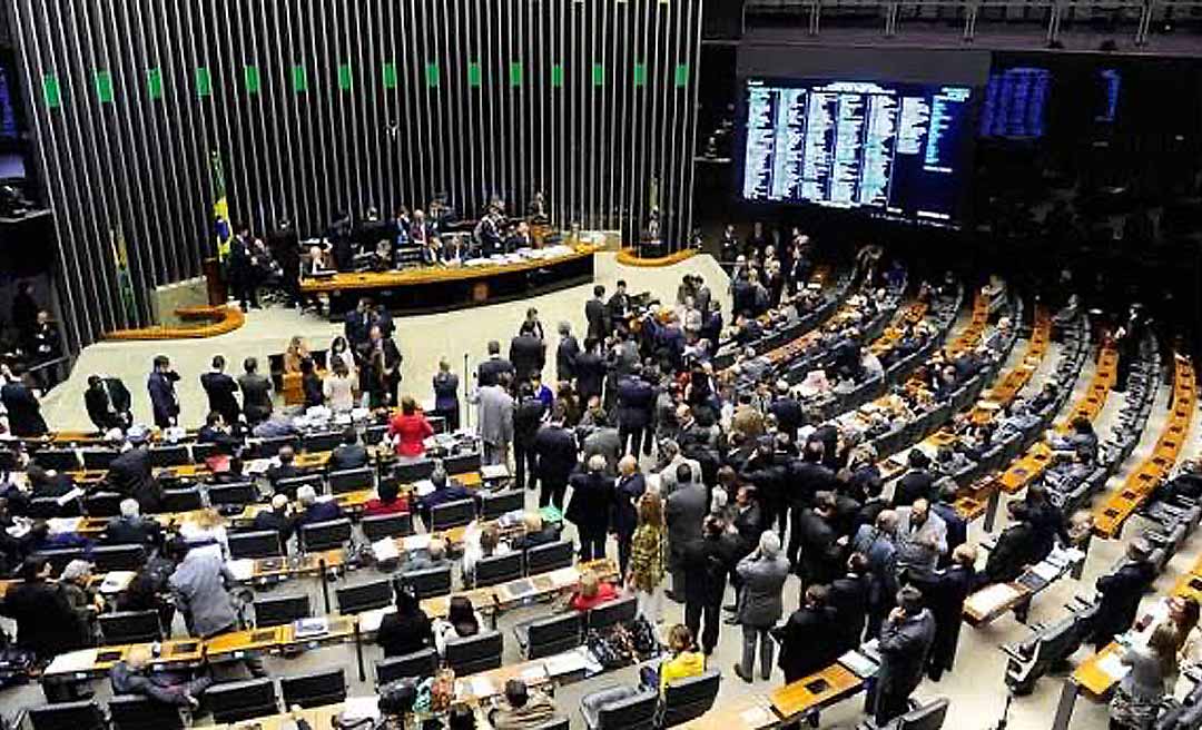 Quanto custa a política no Brasil? Gastos chegam a R$ 248 mil por minuto; manutenção da estrutura pode ultrapassar R$ 130 bilhões por ano