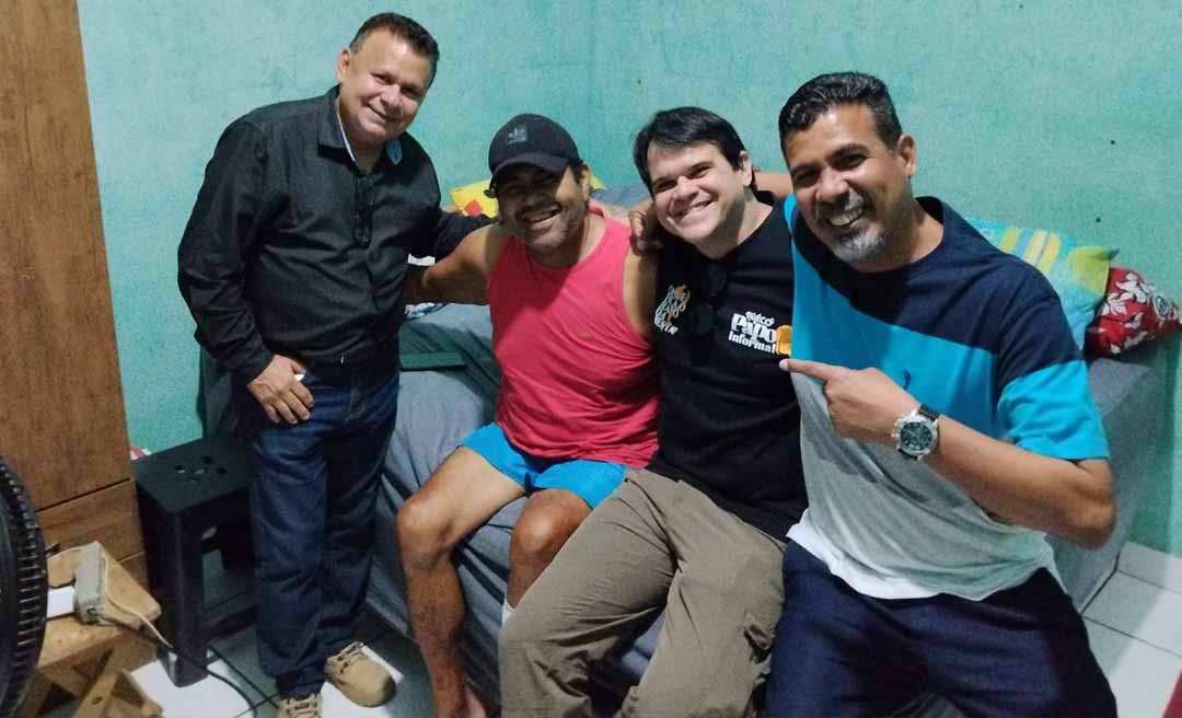 Diretoria do Sinjac visita repórter cinematográfico Jailson Fernandes após alta médica