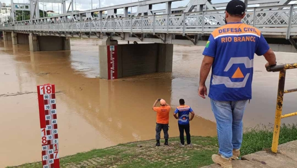 Prefeitura de Rio Branco mobiliza equipes após Rio Acre ultrapassar cota de alerta; manancial já ultrapassa os 14 metros