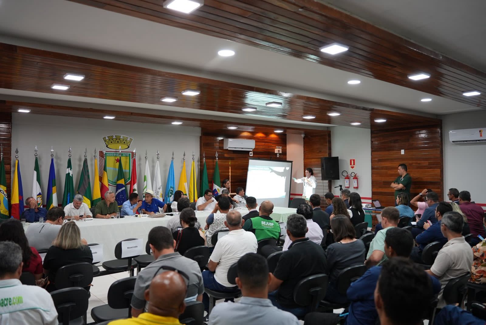 Dependentes do FPM, cidades do interior do Acre veem isenção do IR como ameaça às contas públicas