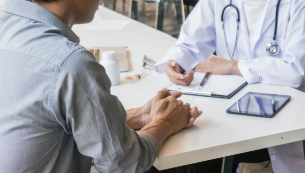 Conselho Federal de Medicina defende que 13 mil alunos não têm preparo para exercer a profissão