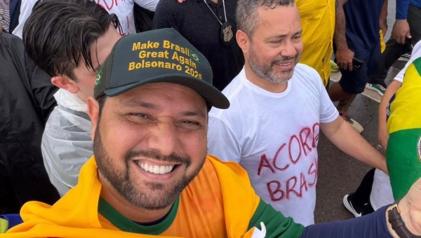 Representando Bocalom, João Marcos participa de caminhada liderada por Nikolas Ferreira até Brasília