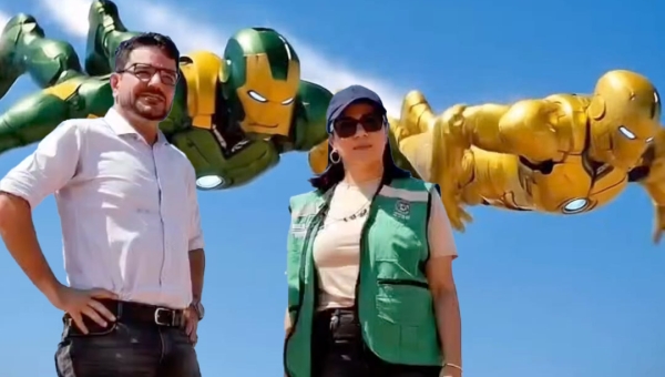 Transformados em super-heróis, Gladson e Mailza usam redes sociais para destacar obras e investimentos no Acre