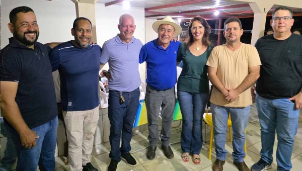 Presidente do PL de Brasiléia, Amaral do Gelo recebe Bocalom em encontro que reuniu membros do partido e amigos de caminhada