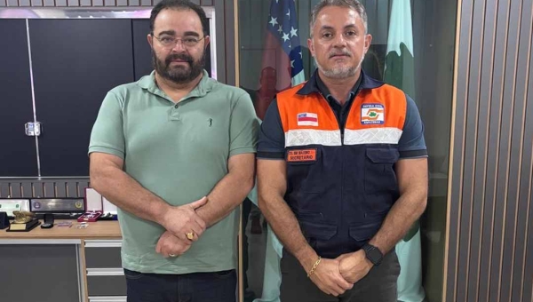 Prefeito de Boca do Acre busca apoio da Defesa Civil do Amazonas diante da cheia dos rios