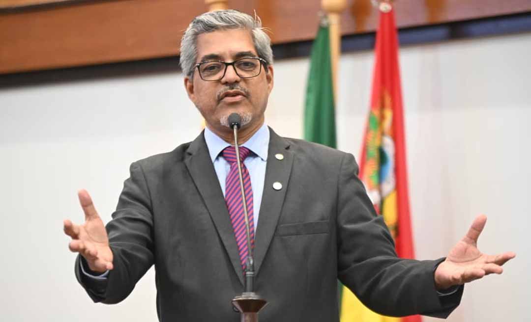 Edvaldo Magalhães mostra prejuízos acumulados por professores prestes a completar 50 meses da alteração da tabela da educação