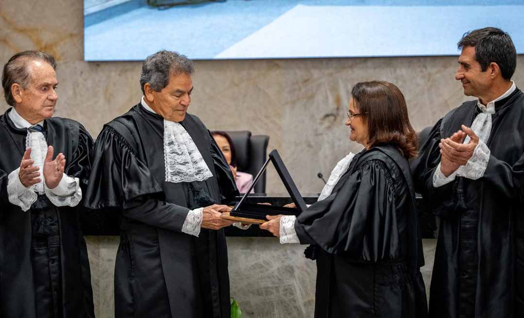 Sob aplausos e cercado por autoridades e amigos, Valmir Ribeiro encerra carreira no TCE-AC após mais de 36 anos