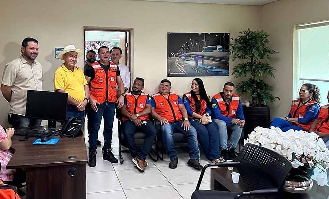 “Reforçando nosso compromisso com acolhimento e atenção a quem mais precisa”, diz Bocalom durante agenda com servidores da Assistência Social e Defesa Civil