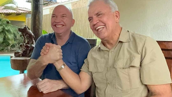 Em tom de deboche, Gerlen cutuca: “O Mazinho está preso, rapaz!”