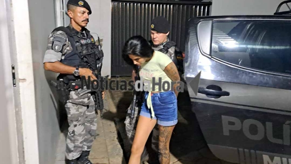 Mulher é presa com entorpecentes durante ação do BOPE no bairro Nova Esperança