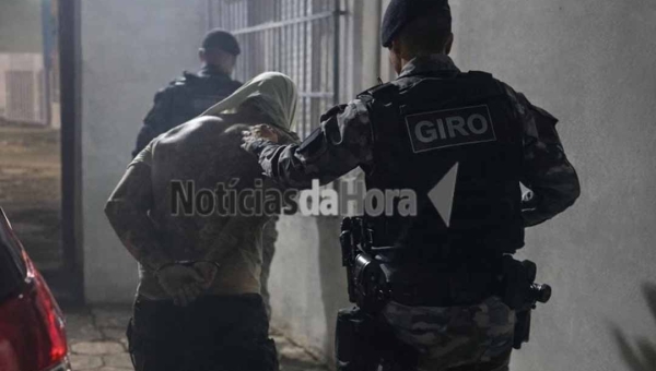 Homem é preso com pistola calibre .380 durante patrulhamento do GIRO no bairro Ilson Ribeiro, em Rio Branco