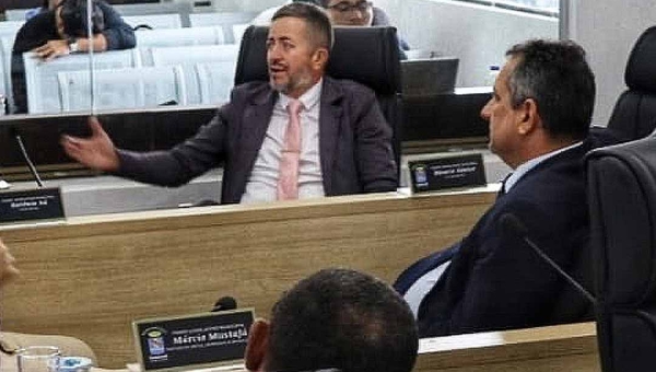 Entre consultas e boatos, líder do prefeito diz “não saber de nada” e crise da RBTrans ganha novo capítulo na Câmara de Rio Branco