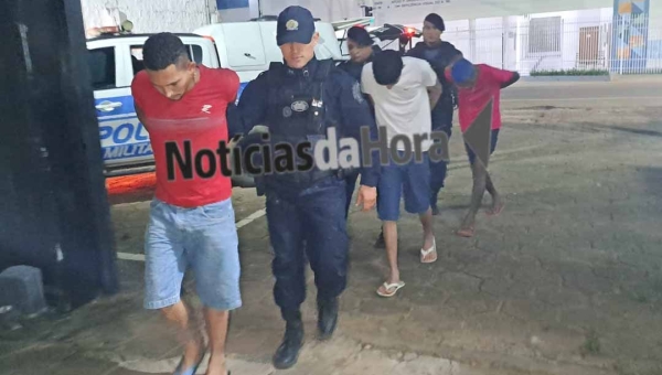 Força Tática prende dupla por tráfico de drogas e cumpre mandado de prisão no bairro Chico Mendes, em Rio Branco