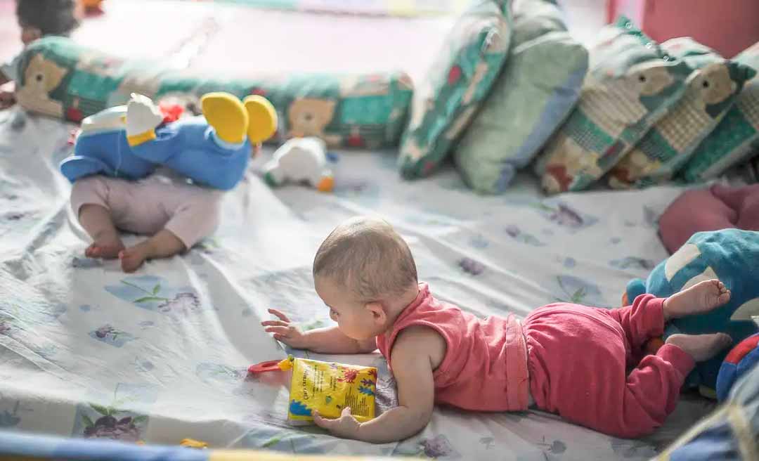 Pobreza afeta desenvolvimento de bebês desde 6 meses, mostra pesquisa realizada por universidade