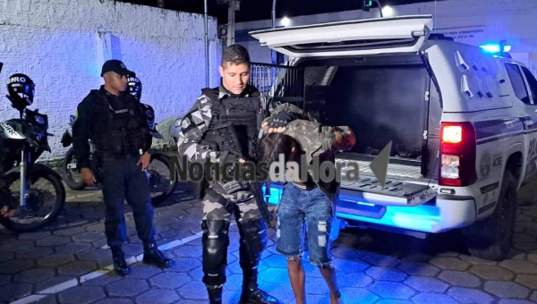 GIRO do BOPE prende jovem por tráfico de drogas no bairro Baixa da Colina, em Rio Branco