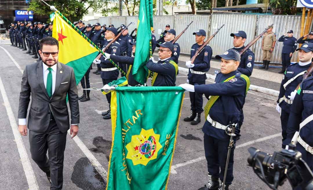 “É fundamental aumentar o quadro de oficiais”, diz Gladson, durante formatura de 27 novos oficiais na Capital