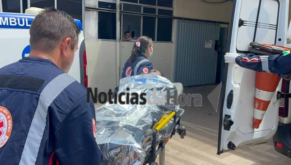 Trabalhador leva choque elétrico e cai de escada enquanto instalava outdoor em Rio Branco