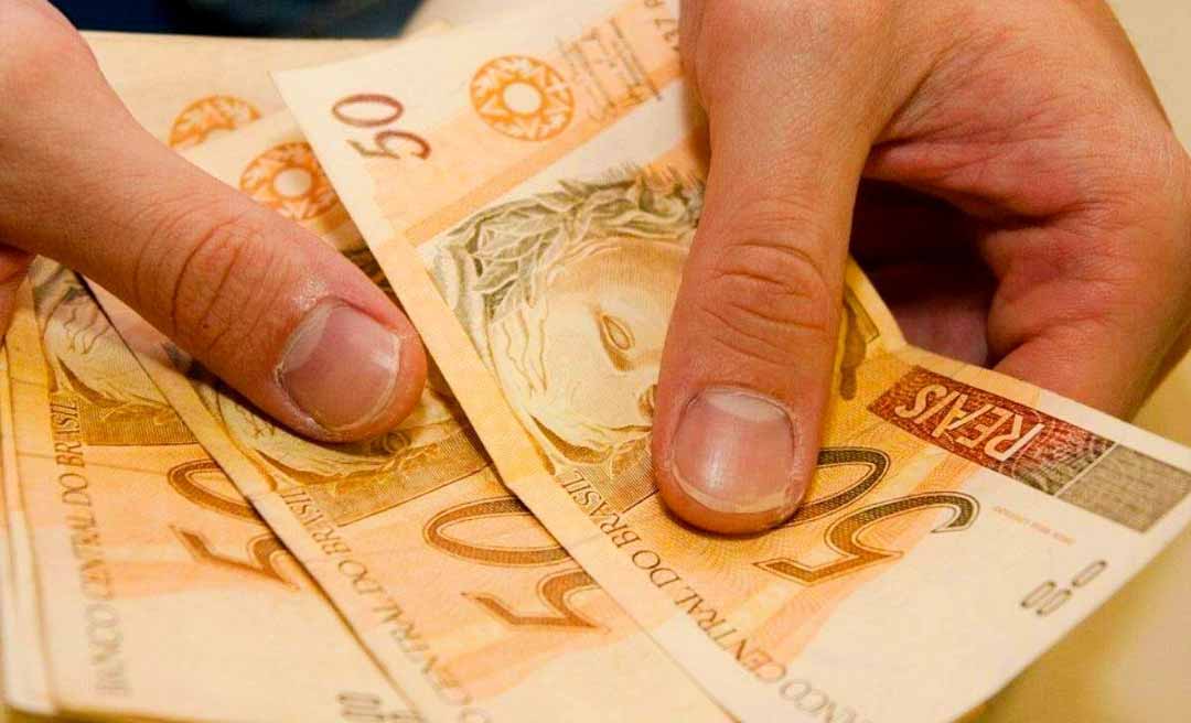 Governo aperta fiscalização de descontos em folha e cria punições mais rígidas a consignatários