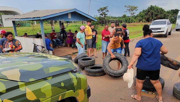 Após acordo com moradores, BR-364 é liberada em Feijó e governo promete entregar bloco do hospital até abril