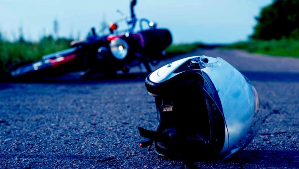 Motociclista deve ser indenizado em R$ 30 mil por acidente ocorrido por falta de sinalização em quebra-molas