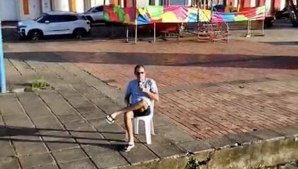 Inspirado na Rocinha, fotógrafo transforma ponto turístico de Rio Branco em “laje gourmet” amazônica e mostra que criatividade não depende de CEP