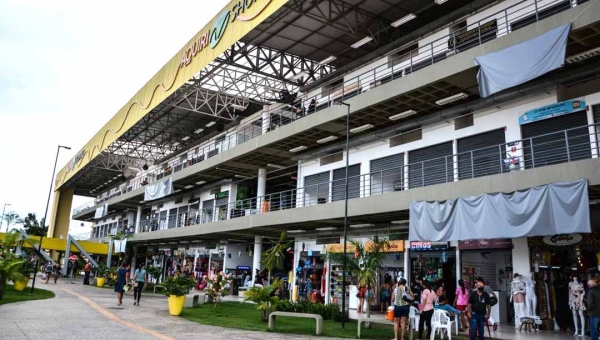 Regra sobre trabalho em feriados no comércio foi prorrogado por 90 dias