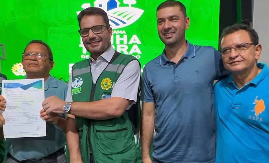 Gonzaga comemora entrega de títulos definitivos a produtores do Juruá: “Isso traz oportunidade para o Acre crescer e gerar riquezas”