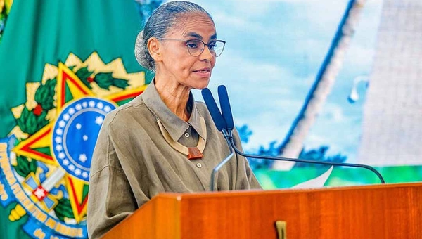 Se antecipando, Marina Silva decreta estado de emergência ambiental no Acre por conta do risco de queimadas florestais