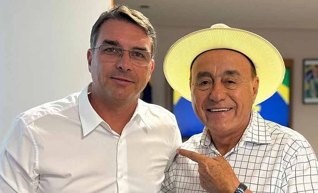 Flávio Bolsonaro sinaliza preferência por Márcio Bittar e descarta candidatura pelo PL de Tião Bocalom ao governo do Acre