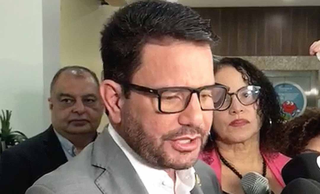 “Sempre tenho passado para agradecer o próprio presidente da República todo o apoio que ele tem nos dado aqui no Acre”, diz Gladson no lançamento de infovia