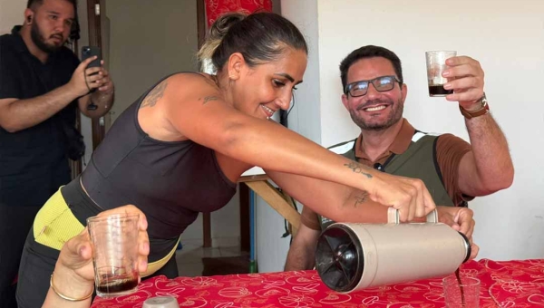 A um mês de deixar o governo, Gladson adota tom de despedida, fala em tirar férias de 15 dias e se preparar para as eleições