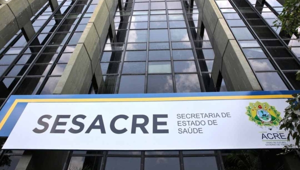 Sesacre firma contratos de quase R$ 3 milhões para luvas, guardanapos e até pilhas alcalinas