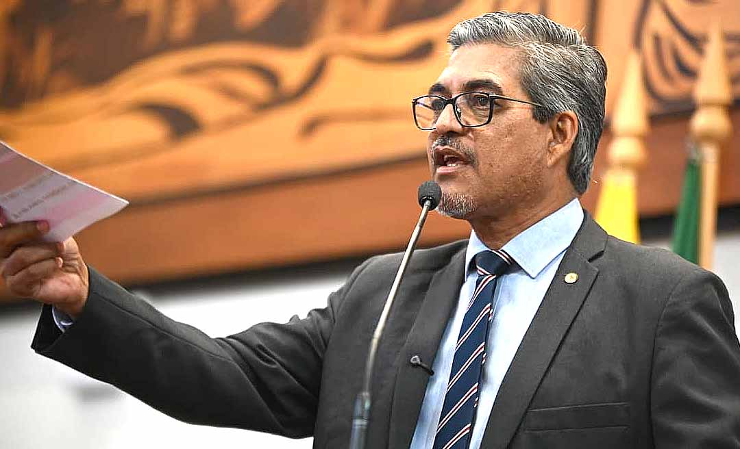 Edvaldo Magalhães denuncia que estudantes de escola de Jordão estão há mais de um ano sem aulas por conta do descaso da Educação