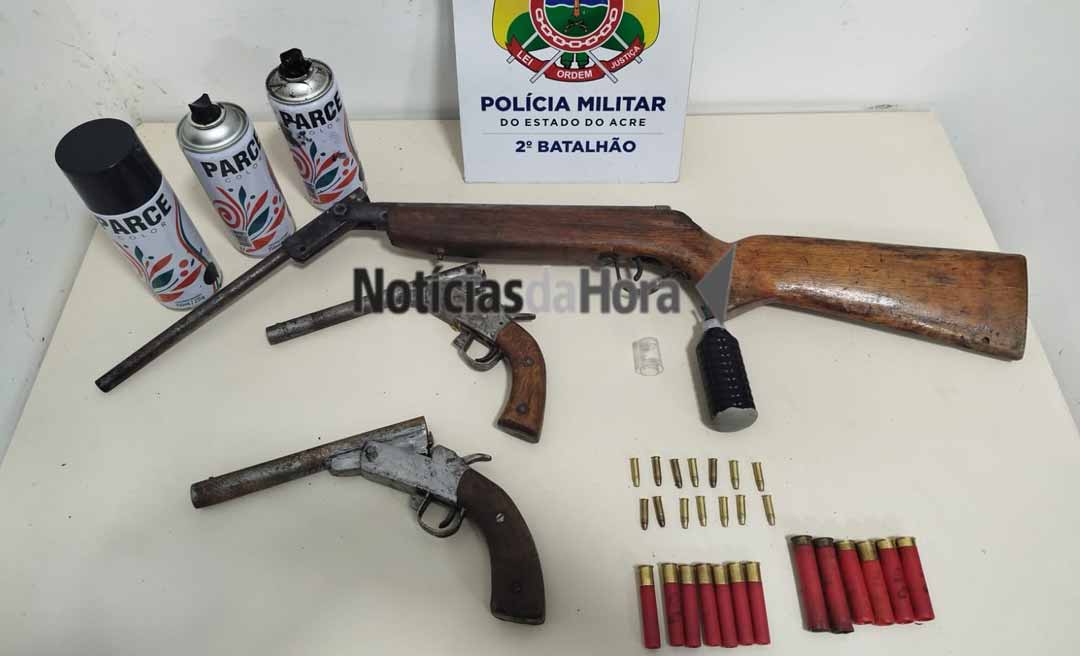 PM apreende três armas de fogo e granada durante patrulhamento na Vila Albert Sampaio, em Rio Branco