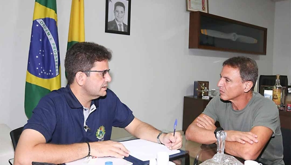 "Prego batido e ponta virada!": PP de Gladson e Mailza e PL de Márcio Bittar anunciam aliança política na próxima semana