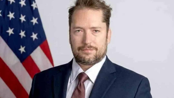 Itamaraty confirma revogação de visto de assessor de Trump que visitaria o Brasil