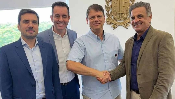 Aproximação entre Aécio e Tarcísio vira trunfo de Alan Rick na briga pelo PSDB