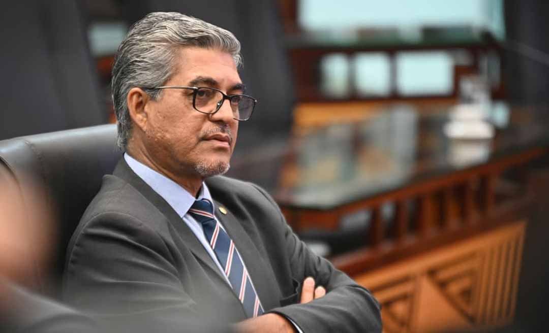 Com a debandada de deputados da base, Edvaldo brinca e diz que oposição é maior na Aleac e culpa falcões do governo pela falta de articulação