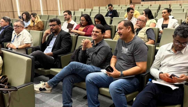 TCE-AC e CGU capacitam jornalistas no uso de dados públicos para fortalecer transparência e controle social