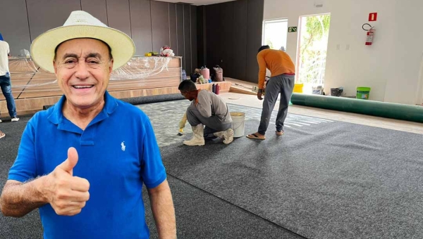 Prefeito de Rio Branco, Tião Bocalom acompanha detalhes finais para entrega da nova sede da RBPrev