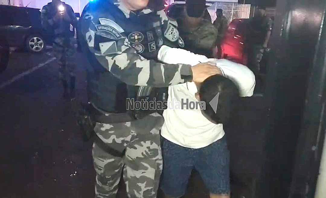 Perseguição termina com apreensão de entorpecentes e prisão de suspeito na Capital