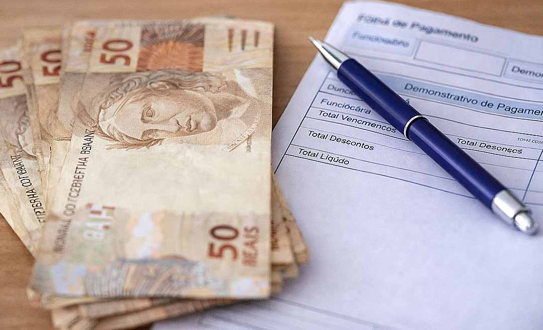 Prefeitura de Boca do Acre atualiza salários de servidores em três áreas; valores já estão na conta