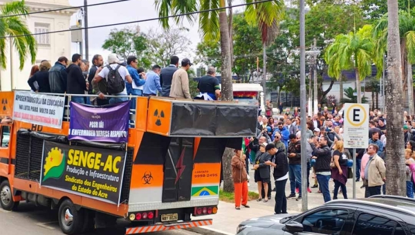 Sindicatos afirmam que até o momento não tiveram acesso aos projetos que serão encaminhados à Assembleia nesta quarta