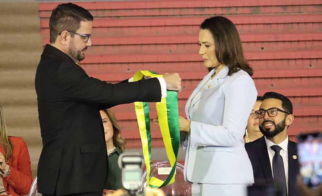 Gladson se despede do governo e Mailza assume comando do Acre em cerimônia histórica: “Saio de cabeça erguida"