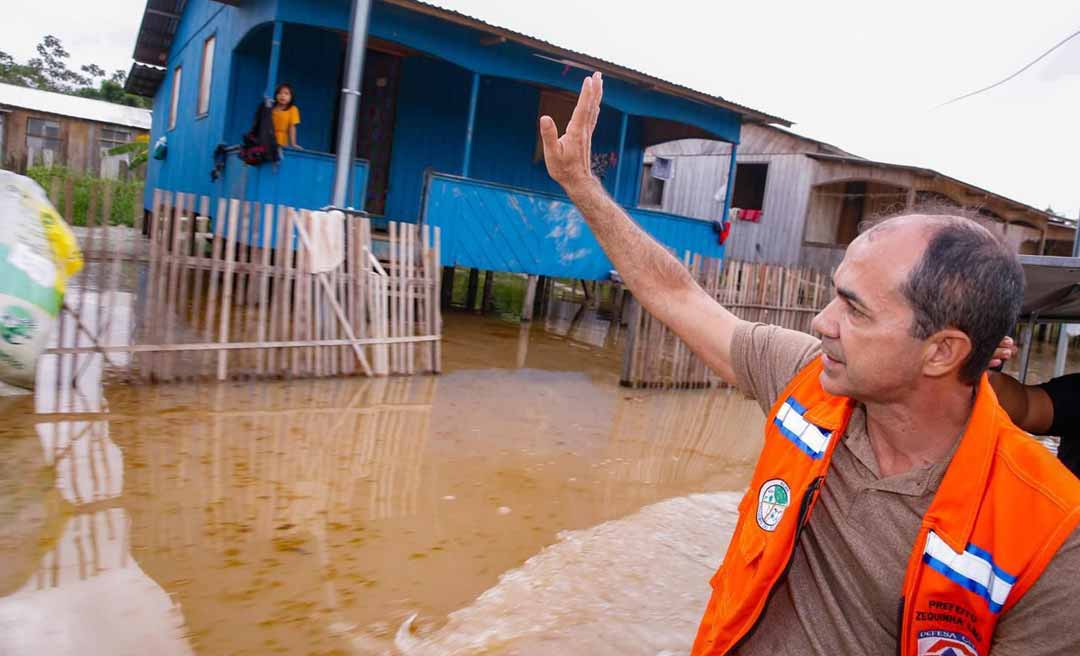 Zequinha Lima intensifica apoio às famílias e Prefeitura já levou mais de 140 pessoas para abrigos devido à cheia do rio Juruá em Cruzeiro do Sul