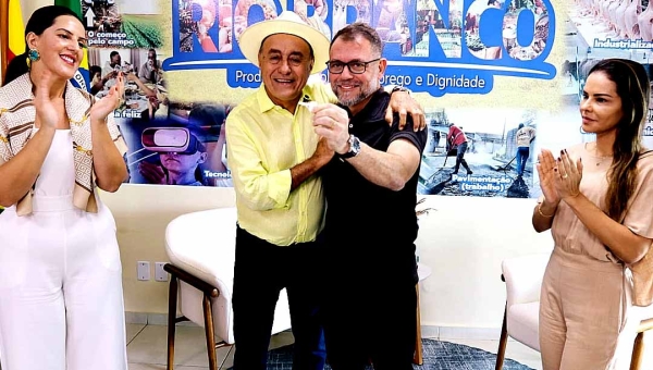 “Vou manter a disciplina e os princípios para cuidar de quem mais precisa”, afirma Alysson após transmissão de cargo