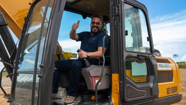 Alan Rick articula mais de R$ 36 milhões em máquinas, veículos e equipamentos para fortalecer produção rural e serviços nos municípios do Acre