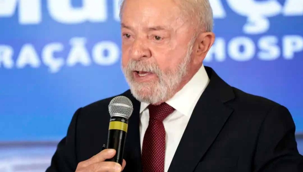 Lula quer incluir inadimplentes do FIES em pacote contra endividamento